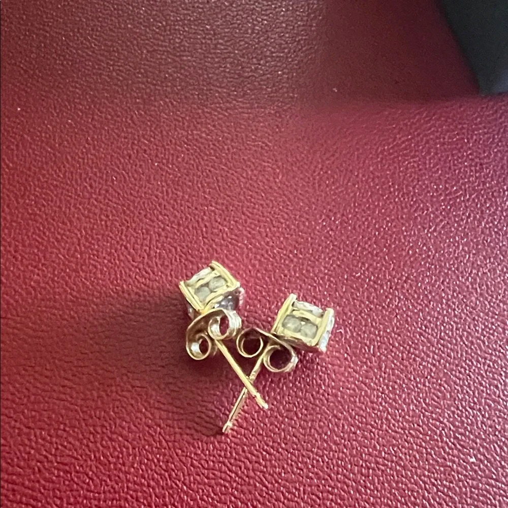 Fluted Bezel Women Or Men 14K Yellow Gold Elegant 1-Ct Diamond Stud Earrings - Picture 5 of 9